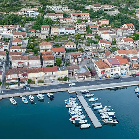 Vikendica Holiday Home Vela Luka 06 *