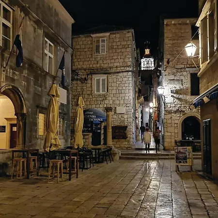 06 Vela Luka